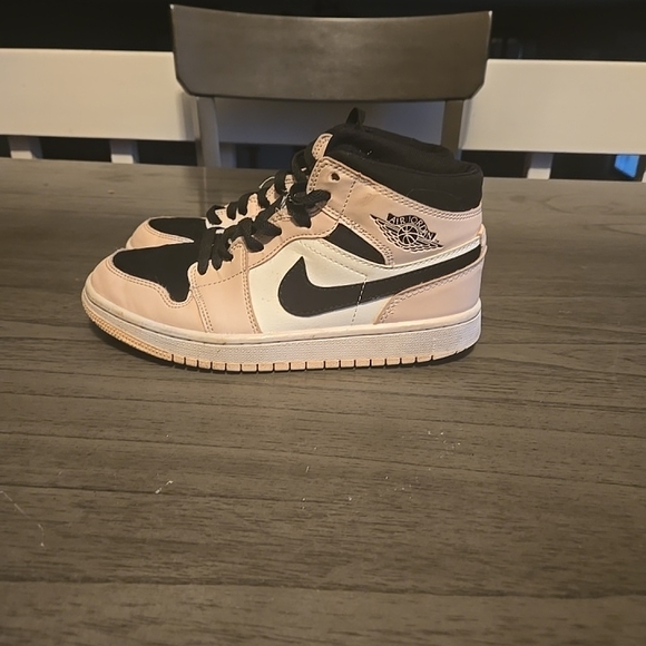 women's barely orange jordans